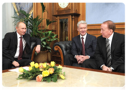 Prime Minister Vladimir Putin meeting with Moscow Mayor Sergei Sobyanin and Alexander Maslyakov, director of the television show KVN|17 november, 2011|19:17