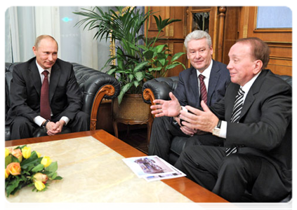 Prime Minister Vladimir Putin meeting with Moscow Mayor Sergei Sobyanin and Alexander Maslyakov, director of the television show KVN|17 november, 2011|19:18