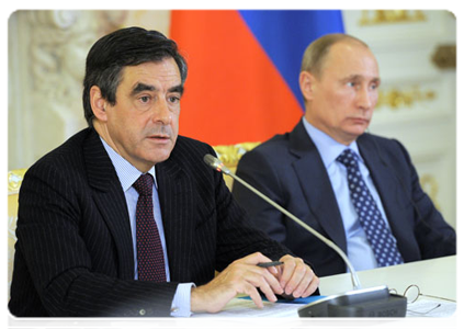 Prime Minister Vladimir Putin and his French counterpart, Francois Fillon, hold joint news conference|18 november, 2011|18:23