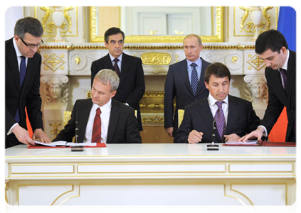 President of Integrated Energy Solutions LLP Igor Lukashenko and President of Alstom Grid Gregoire Poux-Guillaume|18 november, 2011|18:24