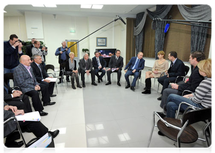 Vladimir Putin meets the coaches and the parent committee of the CSKA Olympic Reserve School for Children and Youth at the Megasport Arena|18 november, 2011|20:42