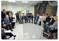 Vladimir Putin meets the coaches and the parent committee of the CSKA Olympic Reserve School for Children and Youth at the Megasport Arena