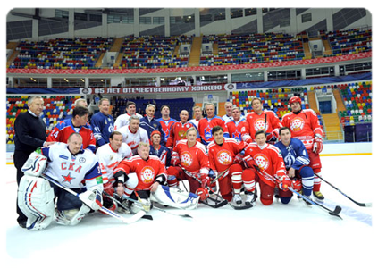 Prime Minister Vladimir Putin during a hockey practice with Russian Ice Hockey Legends|18 november, 2011|22:38
