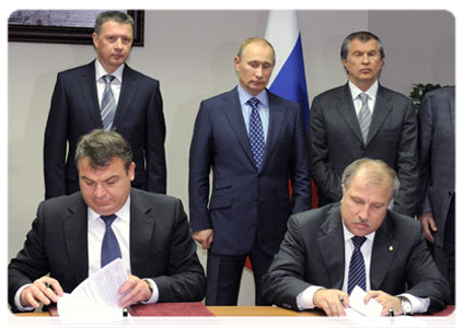 The agreement on the cooperation in the development of the CSKA ice hockey club was signed in the presence of Prime Minister Vladimir Putin|18 november, 2011|23:19