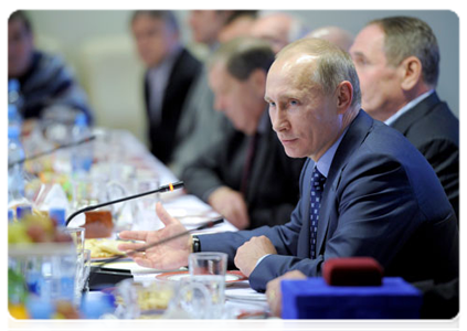 Председатель Правительства Российской Федерации В.В.Путин встретился с ветеранами отечественного хоккея|18 ноября, 2011|23:39