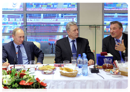 Председатель Правительства Российской Федерации В.В.Путин встретился с ветеранами отечественного хоккея|18 ноября, 2011|23:39