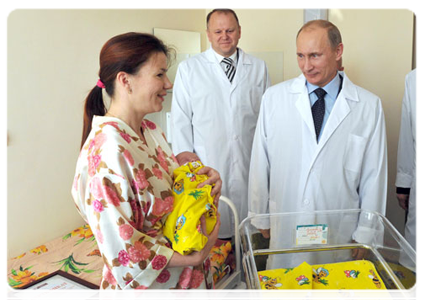 Prime Minister Vladimir Putin at the Regional Perinatal Centre in Kaliningrad. In the early hours of October 31, a baby was born here who is thought to represent the world’s 7-billionth resident|2 november, 2011|18:54