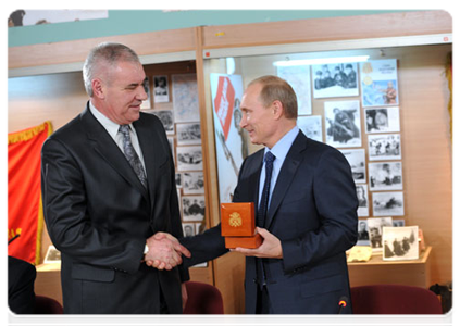 Prime Minister Vladimir Putin meeting in Kaliningrad with war veterans, retired military and law-enforcement servicemen|2 november, 2011|19:49