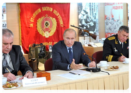 Prime Minister Vladimir Putin meeting in Kaliningrad with war veterans, retired military and law-enforcement servicemen|2 november, 2011|19:49