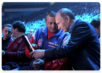 Prime Minister Vladimir Putin attends mixed martial arts matches at the M-1 Global tournament at Olimpiysky Sports Complex|20 november, 2011|17:40