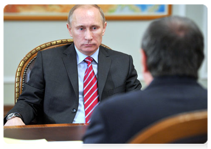 Prime Minister Vladimir Putin meets with Deputy Prime Minister Igor Sechin|21 november, 2011|15:47