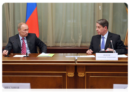 Председатель Правительства Российской Федерации В.В.Путин провёл заседание Правительственного совета по развитию отечественной кинематографии|21 ноября, 2011|18:13