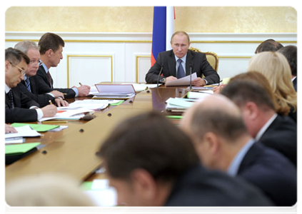 Prime Minister Vladimir Putin at the meeting of the Government Presidium|22 november, 2011|17:21