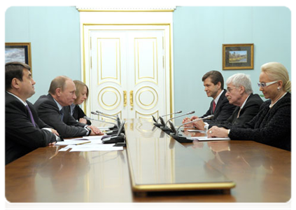 Prime Minister Vladimir Putin meeting with Raymond Benjamin, secretary general of the International Civil Aviation Organization (ICAO)|22 november, 2011|18:47