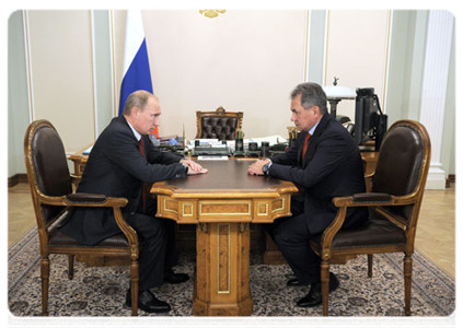 Prime Minister Vladimir Putin meets with Sergei Shoigu, Minister of Civil Defence, Emergencies and Disaster Relief|23 november, 2011|15:23