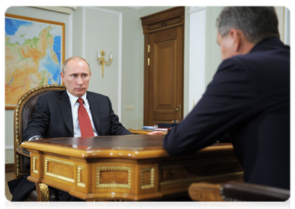 Prime Minister Vladimir Putin meets with Sergei Shoigu, Minister of Civil Defence, Emergencies and Disaster Relief|23 november, 2011|15:23