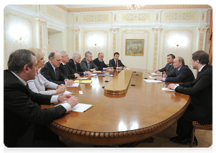 Prime Minister Vladimir Putin meeting with the leaders of the United Russia parliamentary party in the State Duma|24 november, 2011|17:20