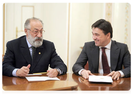 First deputy head of the United Russia parliamentary party Artur Chilingarov and deputy head of the United Russia parliamentary party and chairman of the party’s Central Executive Committee Andrei Vorobyov|24 november, 2011|17:24