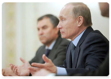 Prime Minister Vladimir Putin meeting with the leaders of the United Russia parliamentary party in the State Duma|24 november, 2011|17:24