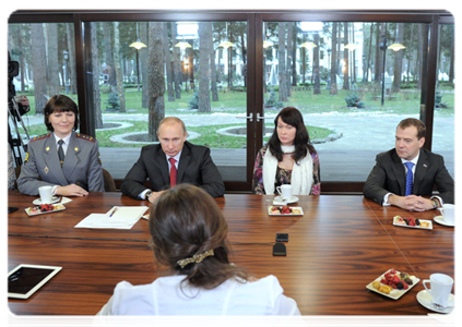 President Dmitry Medvedev and Prime Minister Vladimir Putin meet with Women’s Forum participants|25 november, 2011|14:21