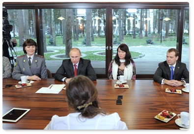 Dmitry Medvedev and Vladimir Putin meet with Women’s Forum participants