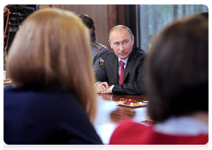 President Dmitry Medvedev and Prime Minister Vladimir Putin meet with Women’s Forum participants|25 november, 2011|16:00