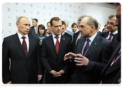 Dmitry Medvedev and Vladimir Putin meet with leaders of regional groups on United Russia’s list of State Duma candidates after United Russia’s party conference|27 november, 2011|18:17