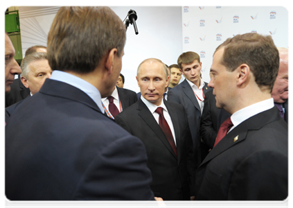Dmitry Medvedev and Vladimir Putin meet with leaders of regional groups on United Russia’s list of State Duma candidates after United Russia’s party conference|27 november, 2011|18:20