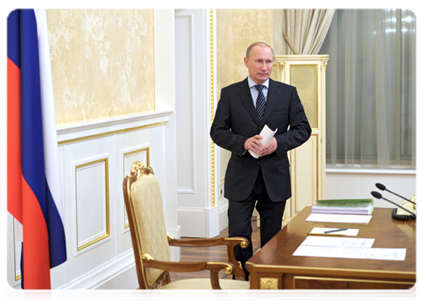 Prime Minister Vladimir Putin holding a meeting of the Government Commission on Monitoring Foreign Investment|28 november, 2011|18:44