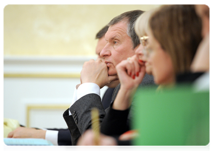 Deputy Prime Minister Igor Sechin at a Government Presidium meeting|29 november, 2011|18:57