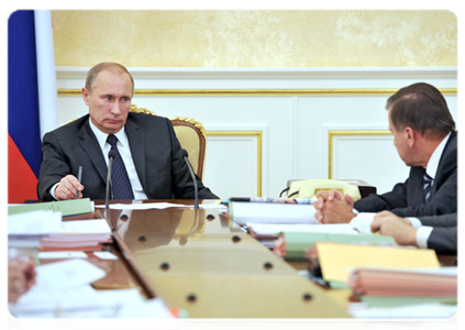 Prime Minister Vladimir Putin at a Government Presidium meeting|3 november, 2011|18:59