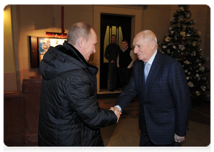 Prime Minister Vladimir Putin meets with artistic directors of theatre companies at Lenkom Theatre|30 november, 2011|15:40