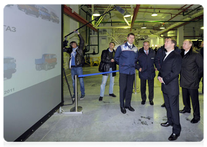 President Dmitry Medvedev and Prime Minister Vladimir Putin visit the Gorky Automobile Plant in Nizhny Novgorod|4 november, 2011|18:10