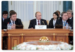 Prime Minister Vladimir Putin takes part in an expanded meeting of the SCO heads of government