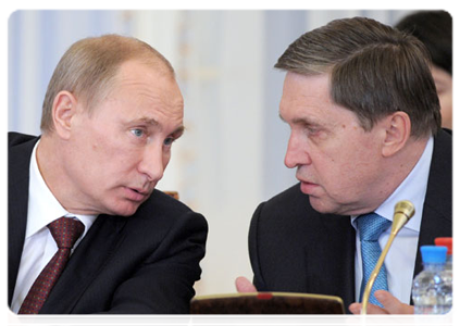 Prime Minister Vladimir Putin and Deputy Chief of the Government Staff Yury Ushakov at an expanded meeting of the SCO heads of government|7 november, 2011|16:58