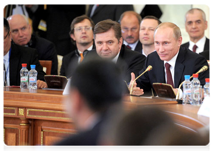 Prime Minister Vladimir Putin takes part in an expanded meeting of the SCO heads of government|7 november, 2011|18:20