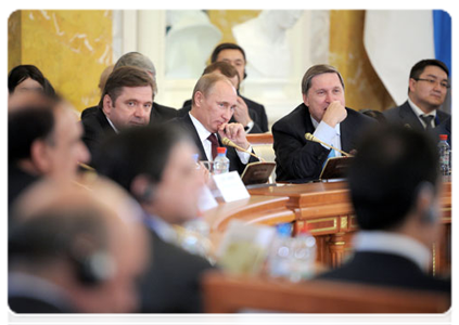 Prime Minister Vladimir Putin takes part in an expanded meeting of the SCO heads of government|7 november, 2011|18:21