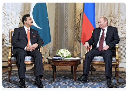 Prime Minister Vladimir Putin meeting with Prime Minister Syed Yousuf Raza Gilani of the Islamic Republic of Pakistan|7 november, 2011|21:01