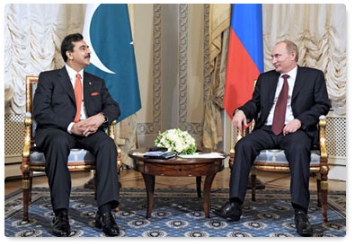 Prime Minister Vladimir Putin meets with Prime Minister Syed Yousuf Raza Gilani of the Islamic Republic of Pakistan