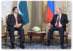 Prime Minister Vladimir Putin meets with Prime Minister Syed Yousuf Raza Gilani of the Islamic Republic of Pakistan