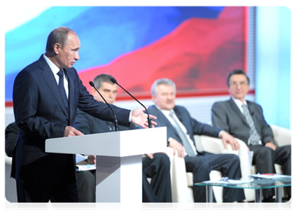 Prime Minister Vladimir Putin at the National Transport Conference plenary session in Novosibirsk|8 november, 2011|14:24