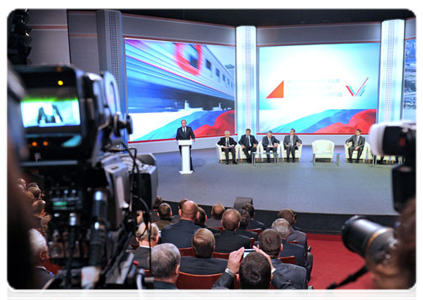 Prime Minister Vladimir Putin at the National Transport Conference plenary session in Novosibirsk|8 november, 2011|14:28