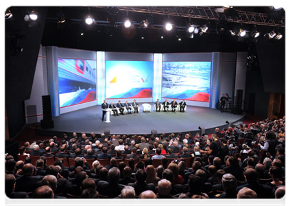 Prime Minister Vladimir Putin at the National Transport Conference plenary session in Novosibirsk|8 november, 2011|14:28