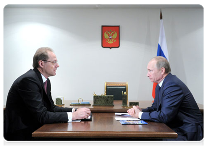 Prime Minister Vladimir Putin meeting with Novosibirsk Region Governor Vasily Yurchenko|8 november, 2011|17:28