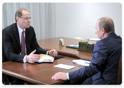 Prime Minister Vladimir Putin meeting with Novosibirsk Region Governor Vasily Yurchenko|8 november, 2011|17:28