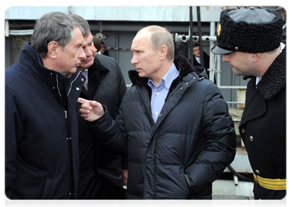 Prime Minister Vladimir Putin visits the Sevmash Production Association and inspects the nuclear-powered ballistic missile submarine Alexander Nevsky|9 november, 2011|16:23