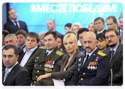 Prime Minister Vladimir Putin and President Dmitry Medvedev at a meeting with voters|1 december, 2011|15:12