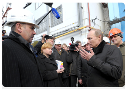 Prime Minister Vladimir Putin meeting with workers of the Kalininskaya nuclear power plant|12 december, 2011|16:15