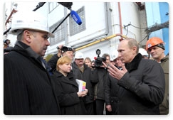 Prime Minister Vladimir Putin meets with workers of the Kalininskaya nuclear power plant