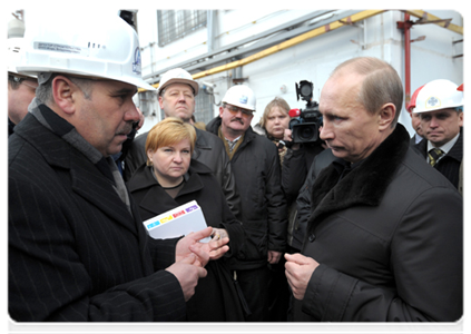 Prime Minister Vladimir Putin meeting with workers of the Kalininskaya nuclear power plant|12 december, 2011|16:15